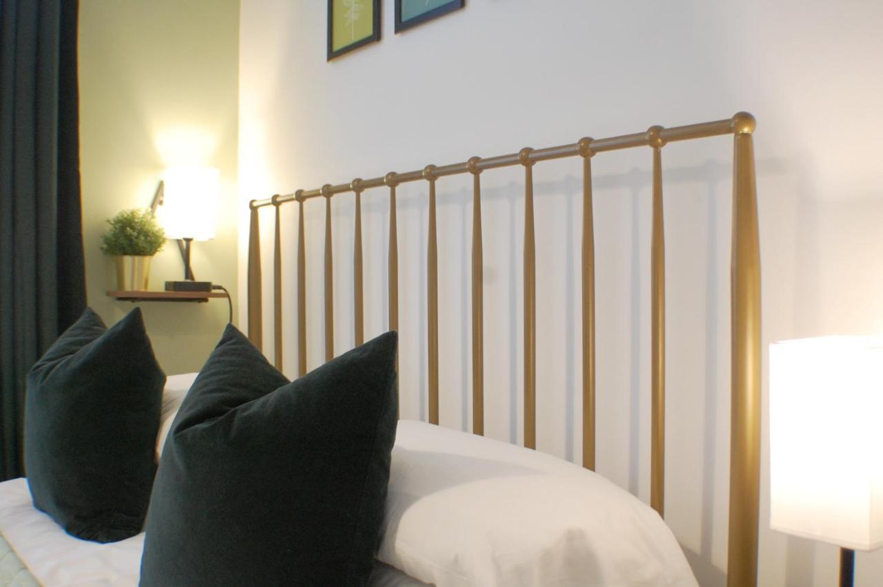 Townhouse With Private Parking Villa York Buitenkant foto