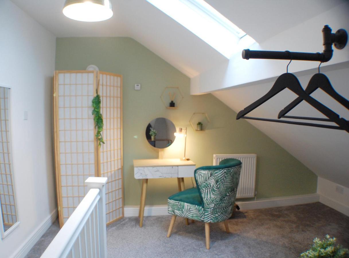 Townhouse With Private Parking Villa York Buitenkant foto