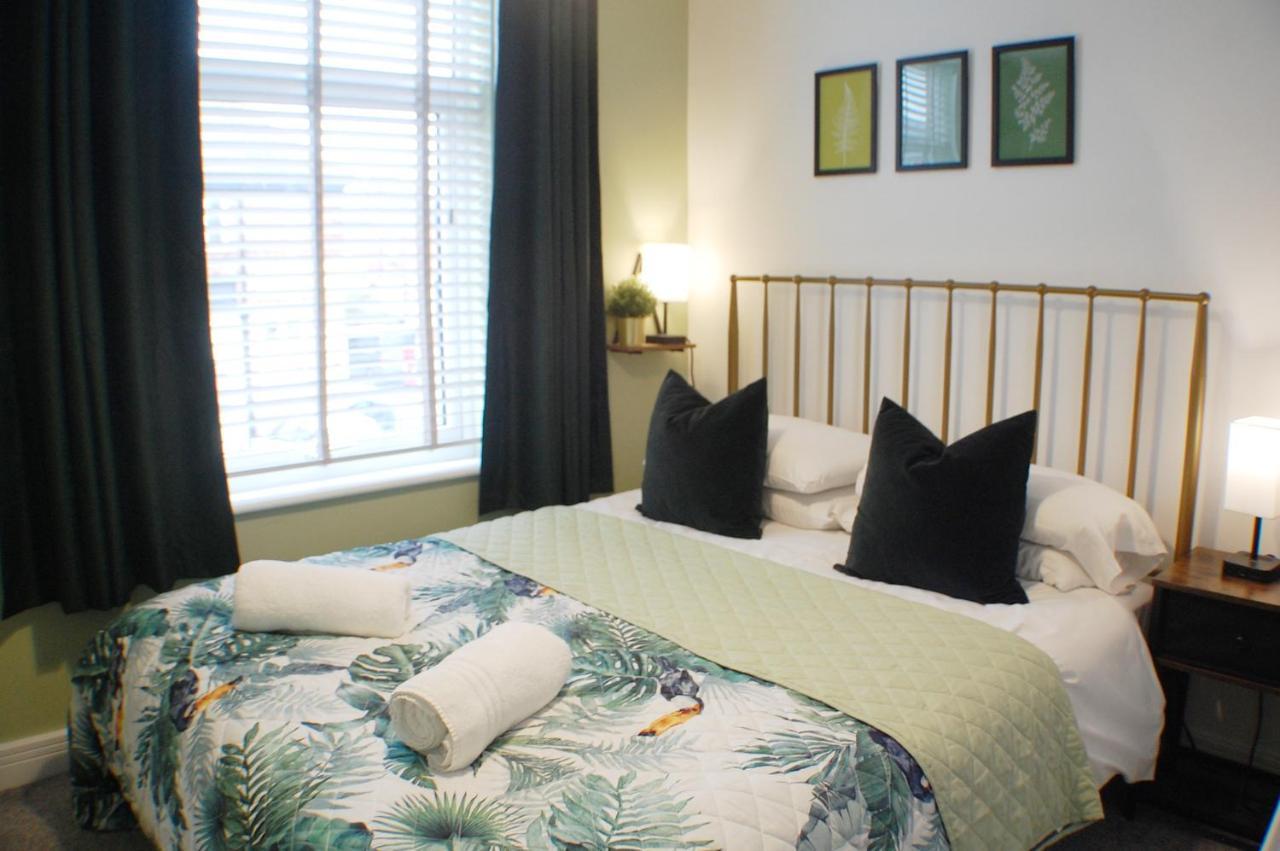 Townhouse With Private Parking Villa York Buitenkant foto